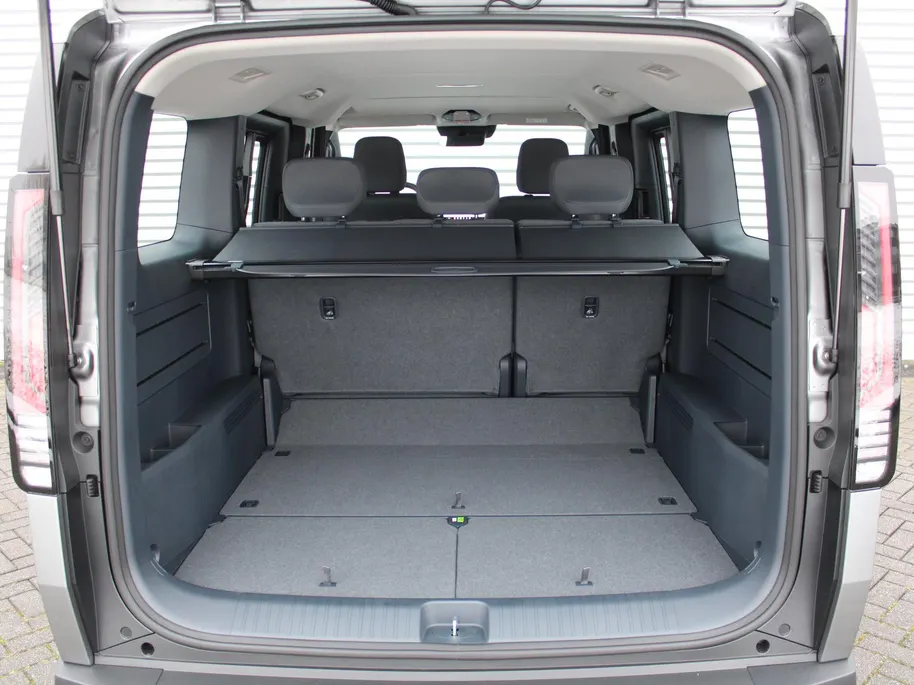 Kia PV5 Passenger Plus 71.2 kWh | Stuur-/stoelverwarming v+a | Camera | Cruise adapt. | Draadloze telefoonlader | PDC v+a | Clima | Navi | LED | 17' LM |