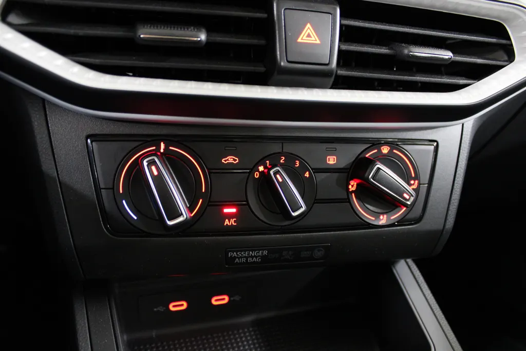 SEAT Ibiza 1.0 EcoTSI Style Plus / CARPLAY ANDROID AUTO / 16''LMV / PDC ACHTER /