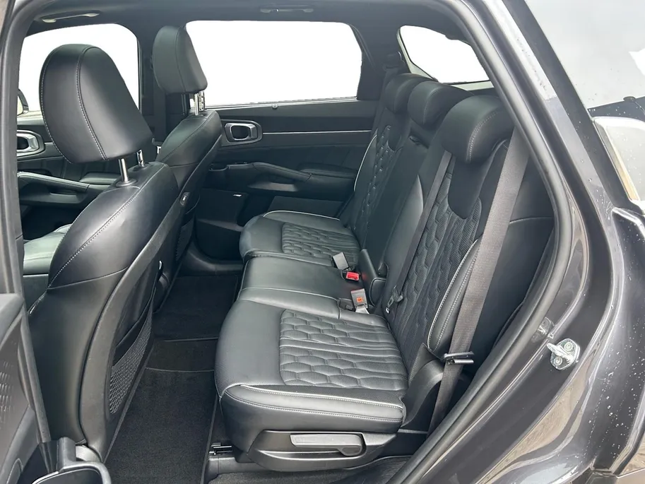 Kia Sorento 1.6 T-GDI Hybrid 2WD ExecutiveLine 5p. | Apple Carplay / Android Auto | Navigatiesysteem | Elektrisch Verstelbare Voorstoelen | Bestuurdersstoel met Geheugen | Elektrisch Schuif / Kanteldak | Elektrisch Bedienbare Achterklep | Stoelverwarming + Stoelkoeli