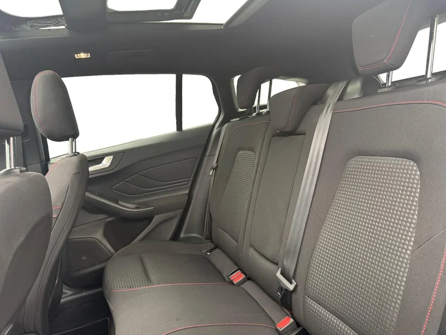 Ford Focus Wagon 1.0 EcoBoost Hybrid ST Line X | Panoramadak | Trekhaak afneembaar | Winterpakket | Adapt. Cruise Control | B&O | 12 maanden garantie