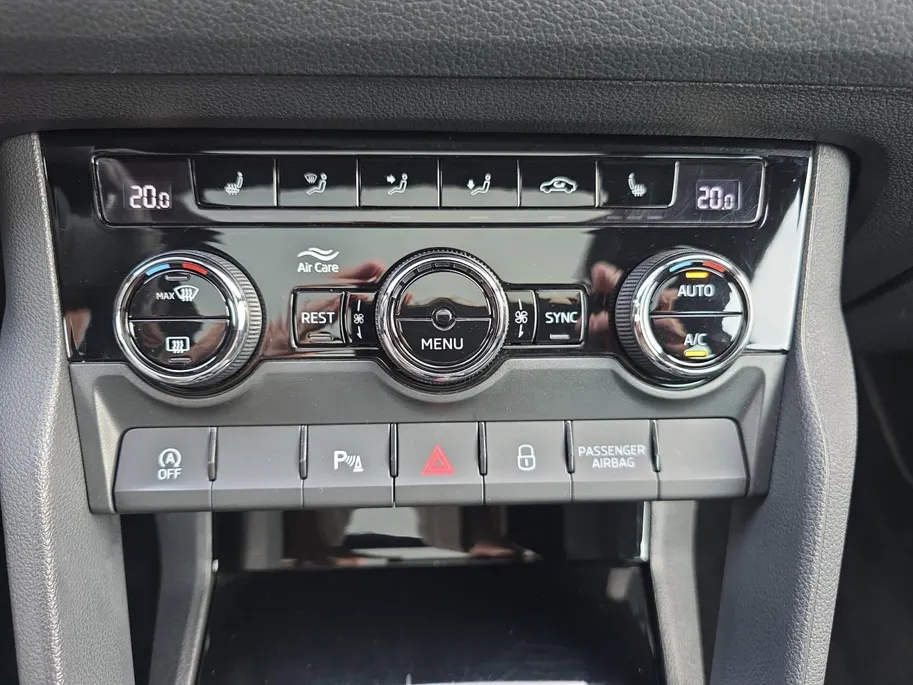 Škoda Kodiaq 1.5 TSI Sportline Business 7p. | Goed onderhouden! | Panoramadak | Trekhaak | Achteruitrijcamera | Elektr. Stoelen | 20'' velgen | 12 maanden garantie