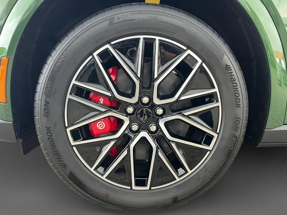 Ford Mustang Mach-E Extended Premium RWD 88 kWh | Op Voorraad | Snel Rijden | Financiering vanaf 2,99% Rente | Actiekorting tot €5000,- | 602 KM Rijbereik WLTP |
