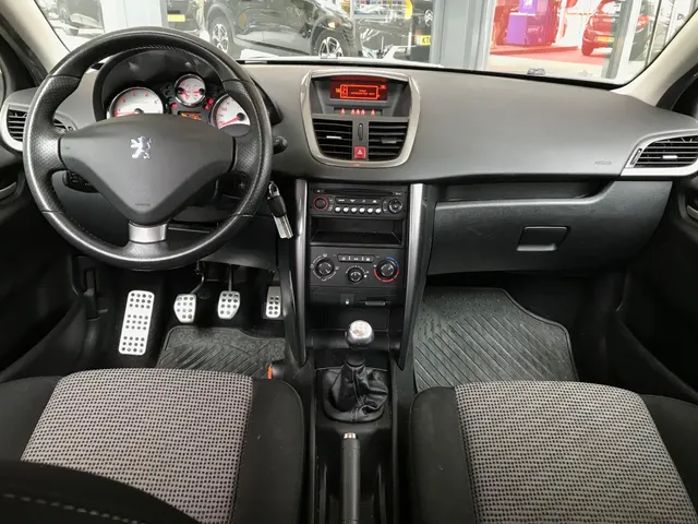 Peugeot 207 1.6 VTi Sportium