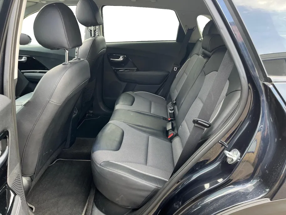 Kia e-Niro DynamicPlusLine 64 kWh | Stoelverwarming | Keyless entry | Schuifdak