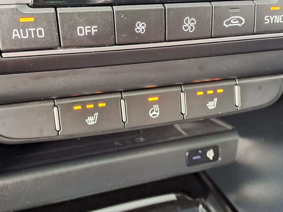 Kia Ceed Sportswagon 1.0 T-GDi ExecutiveLine | Navigatiesysteem full map | Camera | Apple Carplay/Android Auto | Stoel en Stuur verwarming | ECC | Elektrisch glazen schuif-/kanteldak