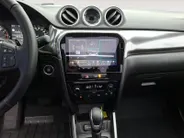 Suzuki Vitara 1.5 Hybrid Style automaat | Kantel / schuifdak | 17' lichtmetalen velgen | Navigatie | Achteruit rij camera