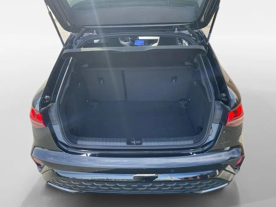 Audi A3 Sportback 35 TFSi mild-Hybrid S-Tronic aut. S Edition S Line Sportstoelen | Pano dak | SONOS Sound | Camera | Stoelverwarming | CarPlay | Cruise Control adapt. | Etc.