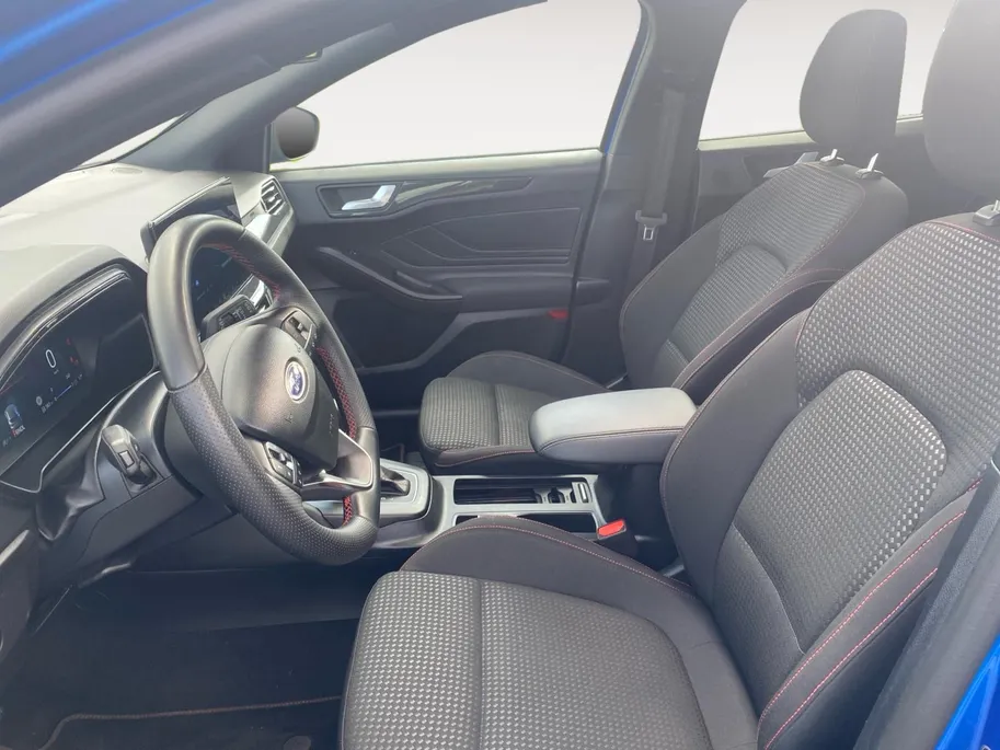 Ford Focus Wagon 1.0 EcoBoost Hybrid ST Line X |Winterpack | Driver Assistancepack | Afn. Trekhaak | Panoramadak | Adaptive Cruisecontrol | Dodehoekdetectie | Camera | 17' Lichtmetaal | B&O Audio |
