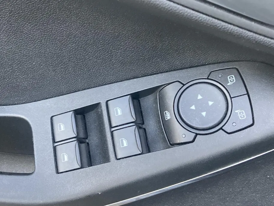 Ford Fiesta 1.0 EcoBoost 100 pk Titanium 5-deurs Apple Carplay/ Android Auto - Winter Pack - Cruise Control