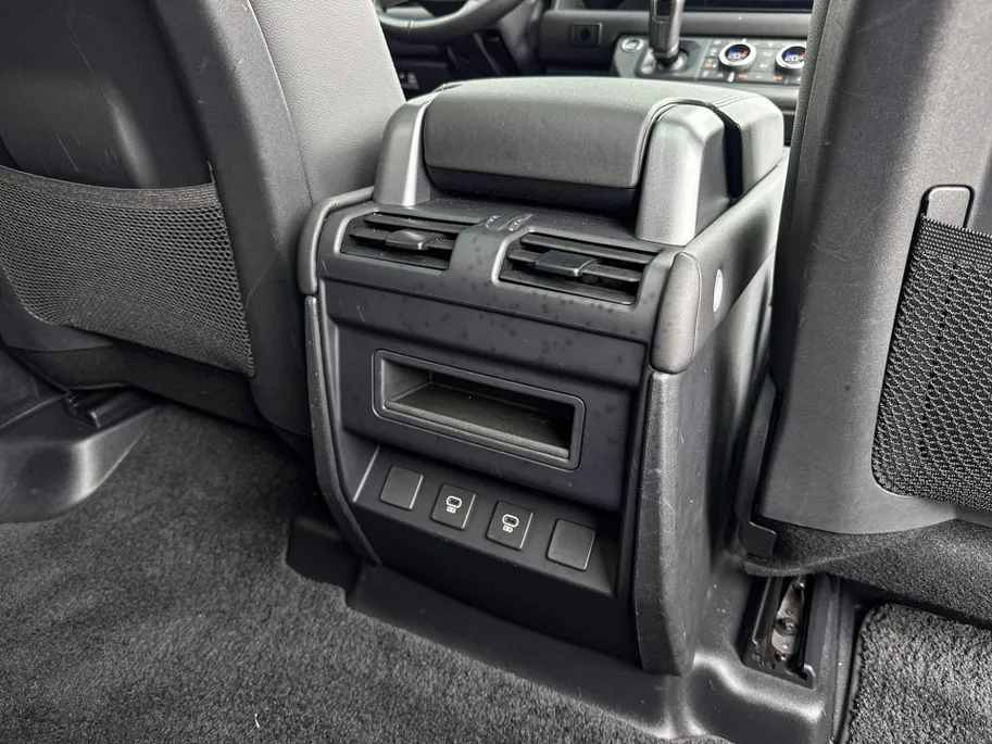 Land Rover Defender 110 2.0 P400e 110 X-Dynamic HSE