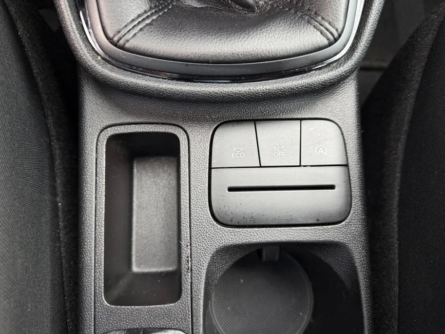 Ford Fiesta 1.1 Trend | Trekhaak | All Season Banden | Parkeersensoren Achter | Navigatie | Cruise Control | Voorruitverwarming | Airco | Apple Carplay & Android Auto | Bovag Garantie