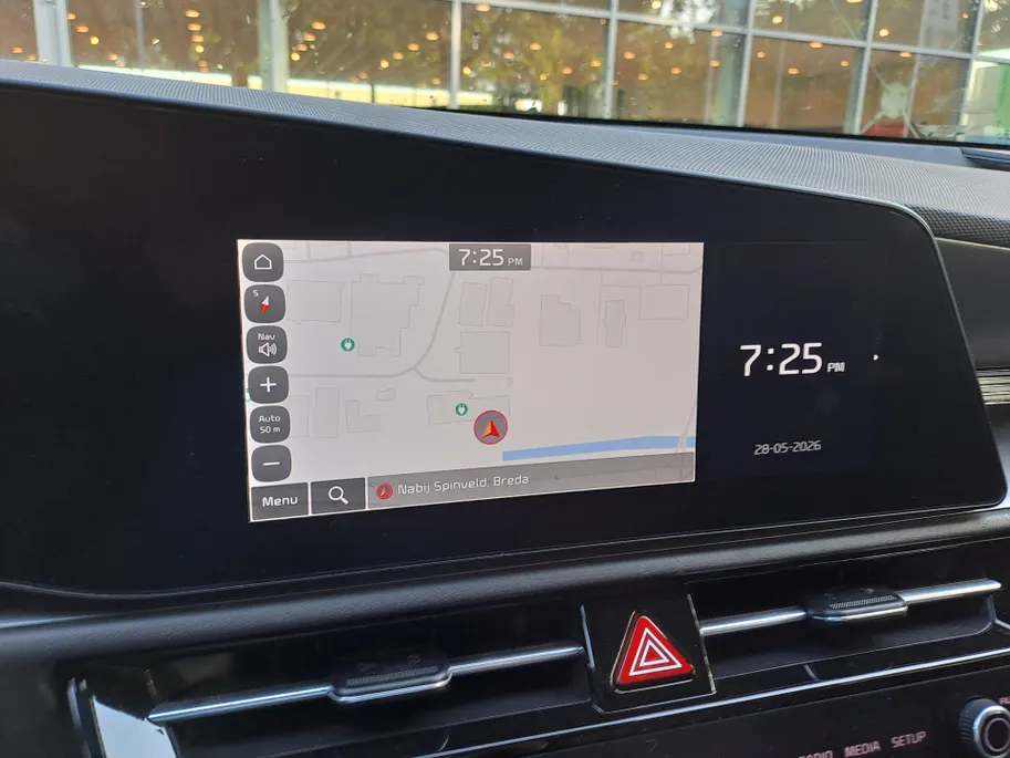 Kia Niro EV ExecutiveLine 64.8 kWh | Automaat | 100% Elektrisch | Schuifdak | Leder | Navigatie | Camera | Harman Kardon | Cruise control adaptief  | Stoel en stuur verwarming en verkoeling | SOH 97,6%