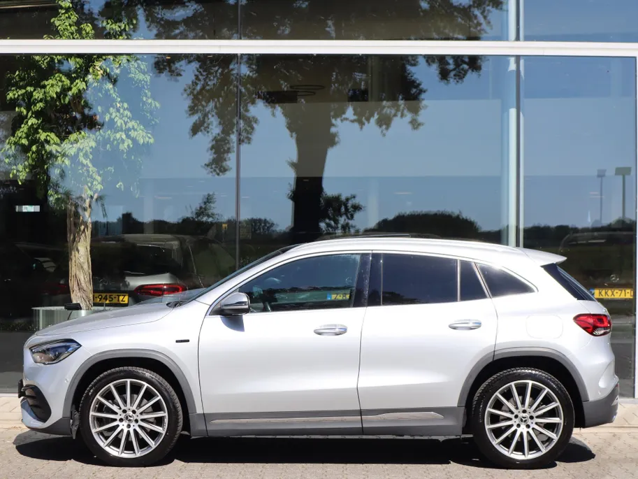 Mercedes-Benz GLA 250 e AMG Line l Keyless l Achteruitrij camera l Stoelverwarming l Memory