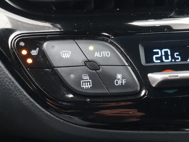 Toyota C-HR 1.8 Hybrid Style Ultimate Blindspot | Stoel en stuurverwarming | All seasons