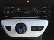 Toyota Prius 1.8 Executive | Trekhaak | Stoelverwarming | Camera | Leer | Dodehoek detectie | JBL audio | HUD | 17” LM | Navi | LED | Cruise adapt. | Incl. winterset |