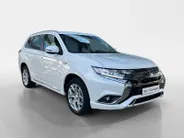 Mitsubishi Outlander 2.4 PHEV Pure+ | Automaat | Keyless start | Keyless entry | Stoel Verwarming | Trekhaak | Cruise control |