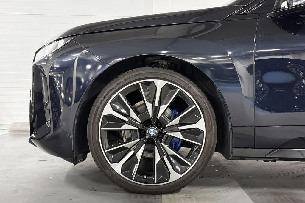 BMW iX xDrive60