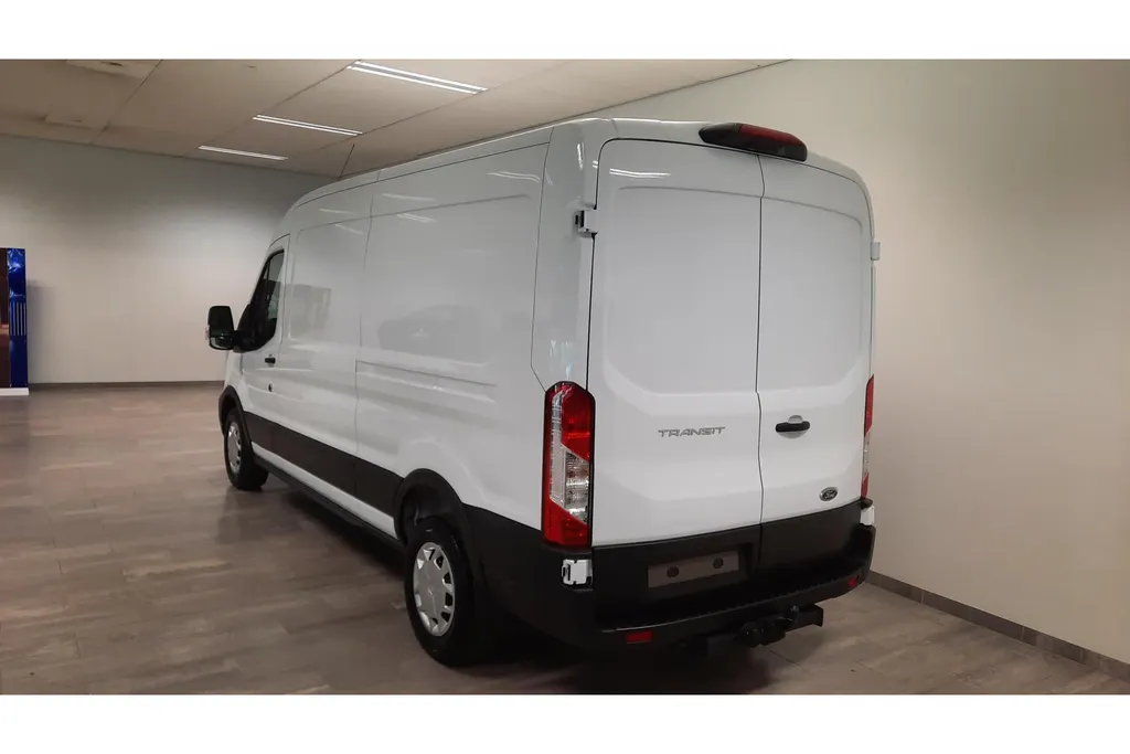 Ford Transit 350 2.0 TDCI L3H2 Trend 130PK Direct leverbaar! Met trekhaak.