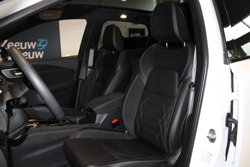 Nissan QASHQAI 1.5 e-Power N-Design | Stuur-, stoel- en voorruitverwarming  | 20inch wielen |360grd camera | parkeersensoren voor en achter | Electrische stoelverstelling met geheugen | Alcantra/lederen bekleding | 205PK | Two-tone lak | Apple carplay & Android auto |