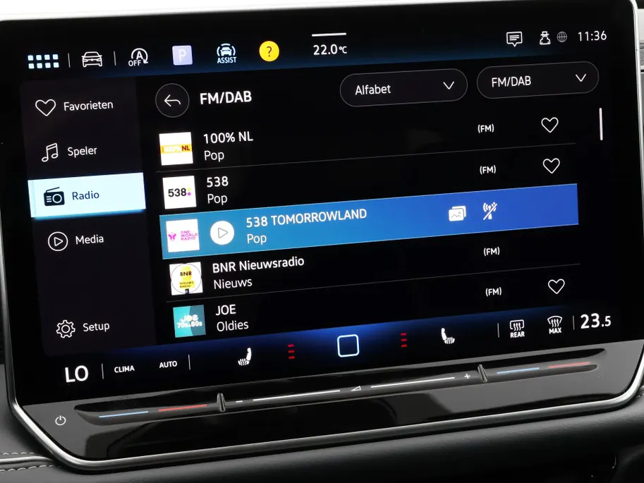 Volkswagen Passat Variant 1.5 eTSI 150pk DSG Business · Camera · Stuur- & Stoelverwarming · Apple/Android Car Play · Massagefunctie Voorstoelen · Garantie t/m 11-06-2028 of 100.000km