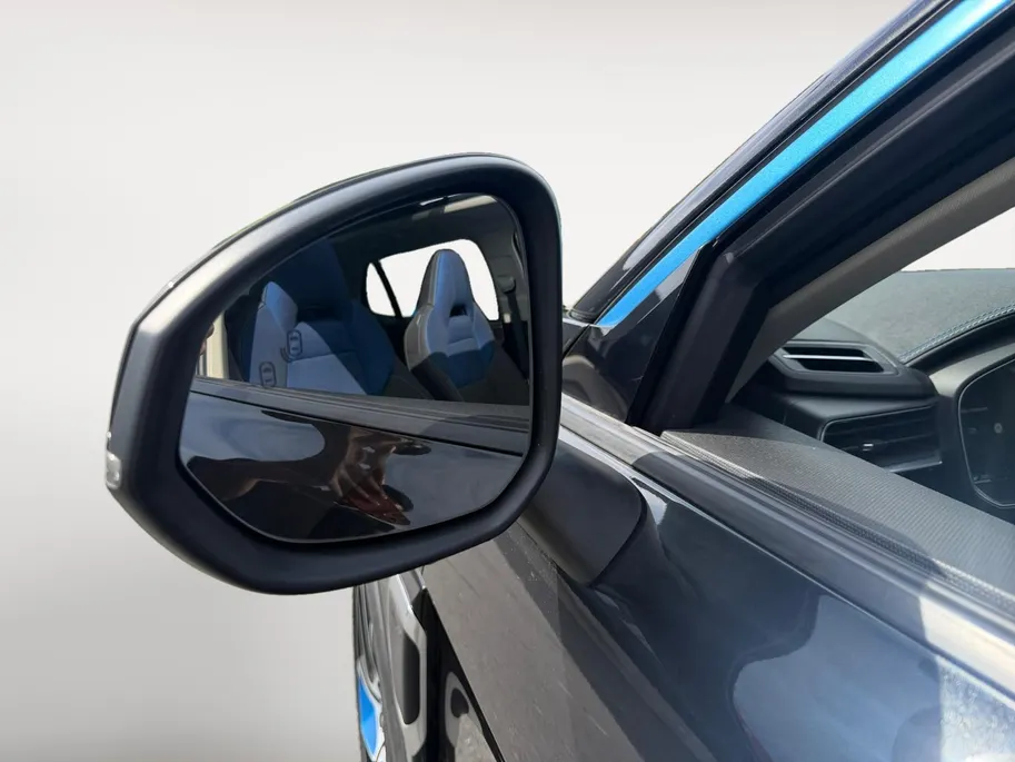 Lynk & Co 01 1.5 | Automaat | Panorama Dak | 360* Camera | Stoelverwarming | Apple Carplay/Android Auto | DAB | Climate Control | Cruise Control | Navigatie
