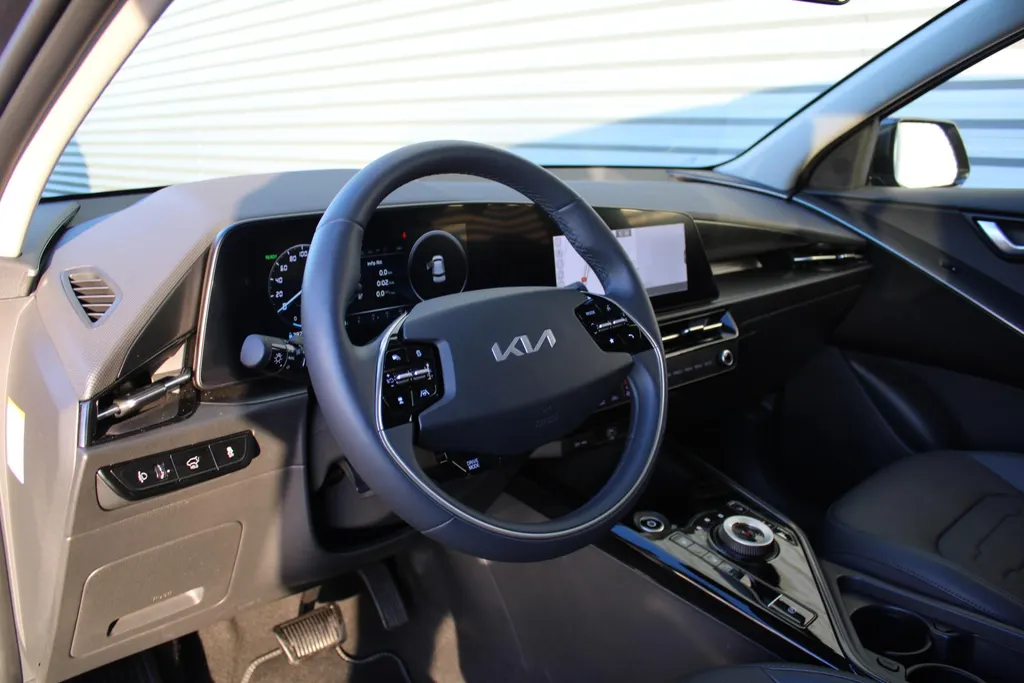 Kia Niro EV DynamicPlusLine 64.8 kWh | Airco | Navi | Camera | Cruise | 17' LM | PDC |