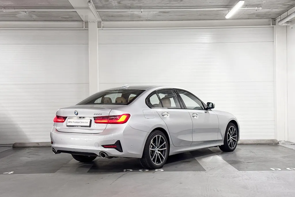 BMW 3 Serie Sedan 330i High Executive Edition