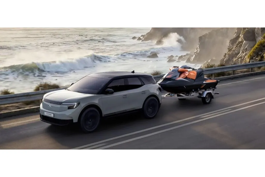 Ford Explorer Collection Extended Range RWD 79 kWh | 20' Zwarte Velgen | Zwart dak en spiegels | Elektrisch Wegklapbare Trekhaak | Stoel- en Stuurverwarming | El. Achterklep | Memory Functie Bestuurdersstoel | 0,99% rente icm Ford options