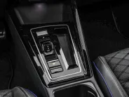 Volkswagen Golf variant R-Line Edition 1.5 eTSI 150 pk 7 versn. DSG · Assistance Pakket Plus · Panoramaschuif-kanteldak · Trekhaak inklapbaar, met elektrische ontgrendeling · Prijs is inclusief inruilpremie · MEGA SALE