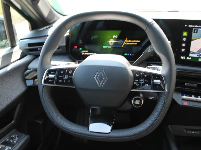 Renault Clio 1.8 Hybrid 160 techno *DEMONSTRATIEWAGEN*