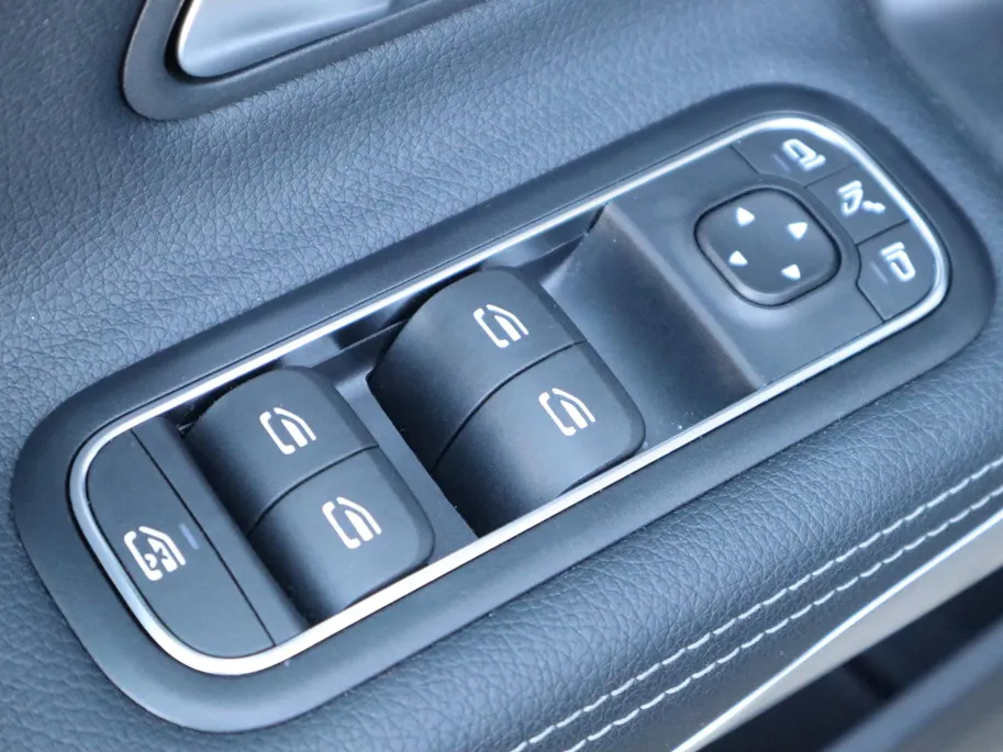 Mercedes-Benz A-Klasse 180 Star Edition Luxury Line l Keyless l Achteruitrij camera l Stoelverwarming