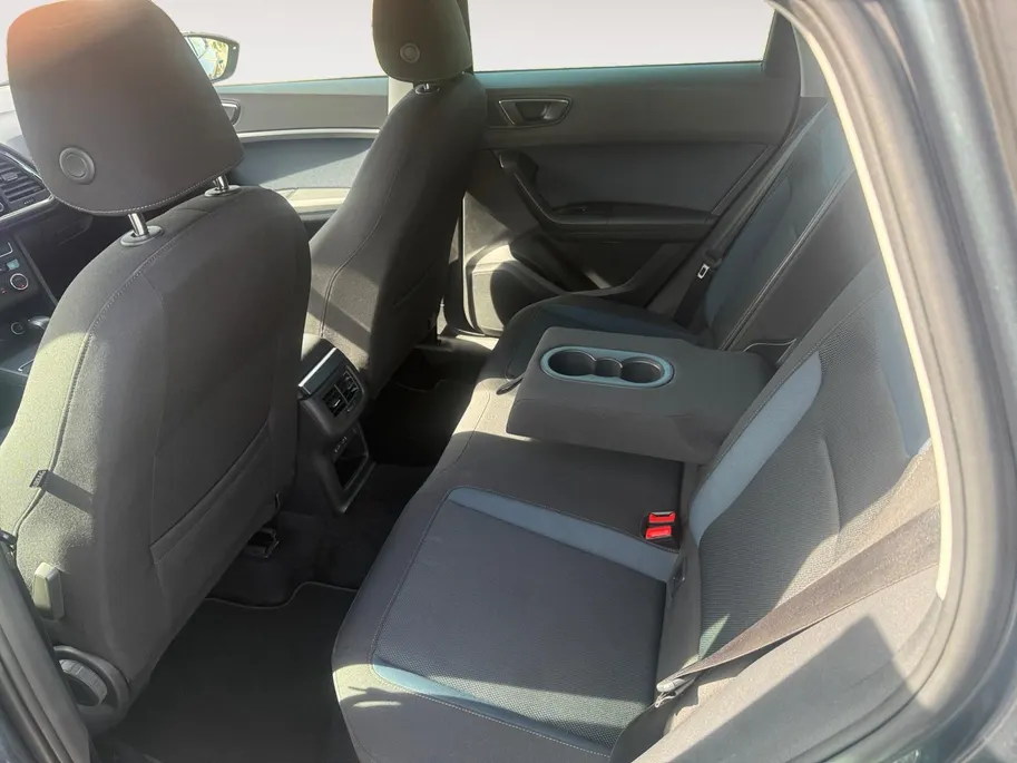 SEAT Ateca 1.5 TSI Style Business Intense | Automaat | Apple Carplay/Android Auto | Trekhaak | Climate Control | Adaptief Cruise Control | Stoelverwarming | Camera | Navigatie | Stuurbediening