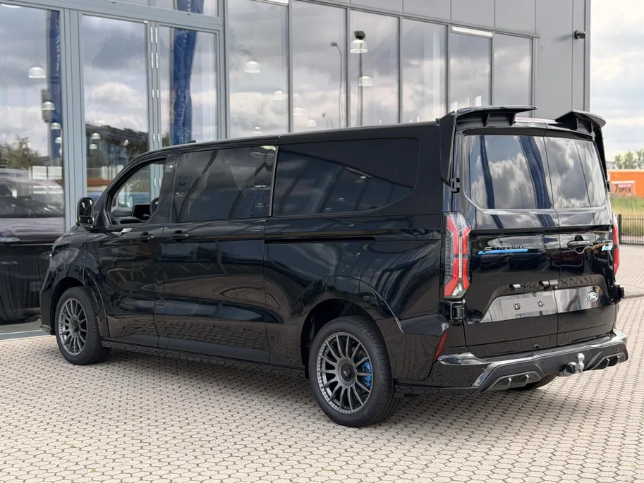 Ford E-Transit Custom L2H1 MS-RT 71 kWh 286 PK Dubbele Cabine UIT VOORRAAD I INKLAPBARE TREKHAAK I DRIVER ASSIST PACK ULTIMATE I DUBBELE ZIJSCHUIFDEUREN I FULL LED-KOPLAMPEN I APPLE CARPLAY / ANDROID AUTO I