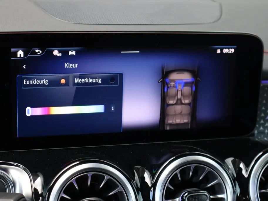 Mercedes-Benz EQB 250+ Business Solution AMG 7p. 71 kWh l Keyless l Achteruitrij camera l Stoelverwarming l Memory