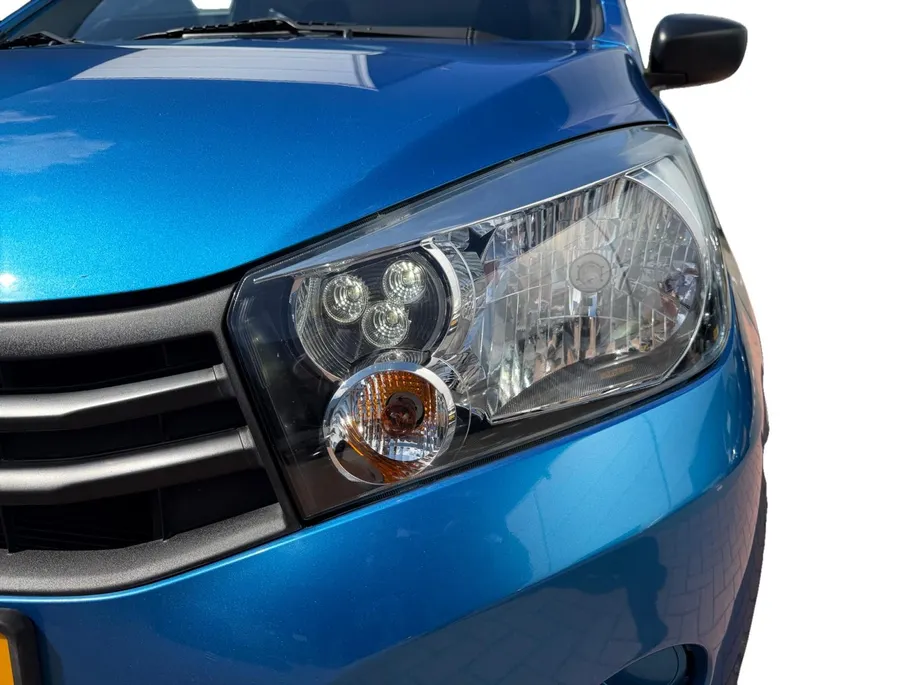 Suzuki Celerio 1.0 Comfort | Unieke kilometerstand | Bluetooth radio | Airconditioning | Lichtmetalen velgen met Allseason banden | 12 maanden BOVAG garantie |