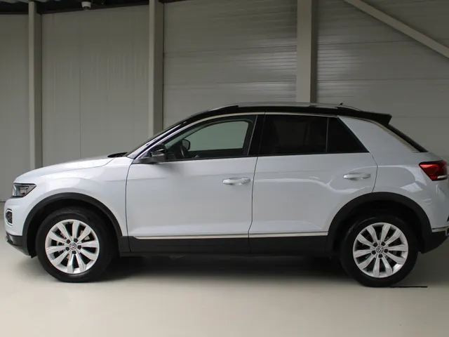 Volkswagen T-Roc 1.5 TSI Sport Navigatie | parkeercamera | Cruise Control | Climate Control |  Eerste Eigenaar