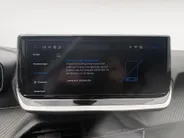 Peugeot 208 1.2 Hybrid 110 e-DCS6 Allure | Automaat | Parkeersensoren | Apple Carplay & Android Auto | Cruise Control | Bluetooth | 12 Maanden BOVAG Garantie