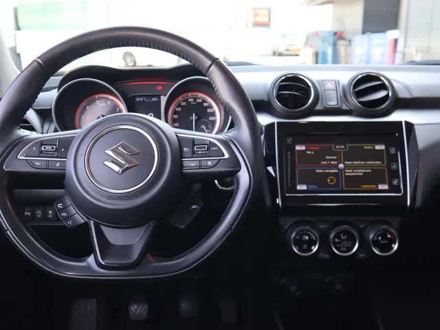 Suzuki Swift 1.2 Style Smart Hybrid AdaptiveCruise | Carplay | Keyless VERKOCHT
