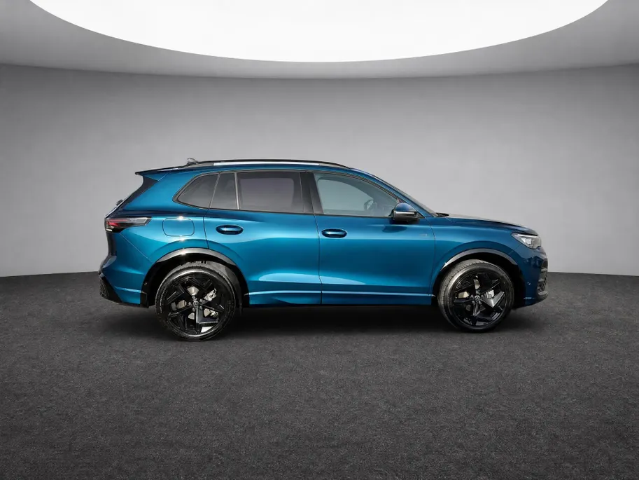 Volkswagen Tiguan 1.5eHybrid 200kW/272PK R-Line Black Style DSG · Panoramadak · Leder · Trekhaak · 360°Camera · Harman Kardon · Garantie t/m 09-01-2027