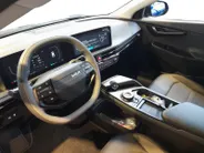 Kia EV6 Light Edition 63 kWh Nieuw model | Navi | Stoelverwarming vόόr en stuurwielverwarming | Achteruitrijcamera | Fabrieksgarantie t/m 30-4-2032 + 3x 1 jaar* | NAP