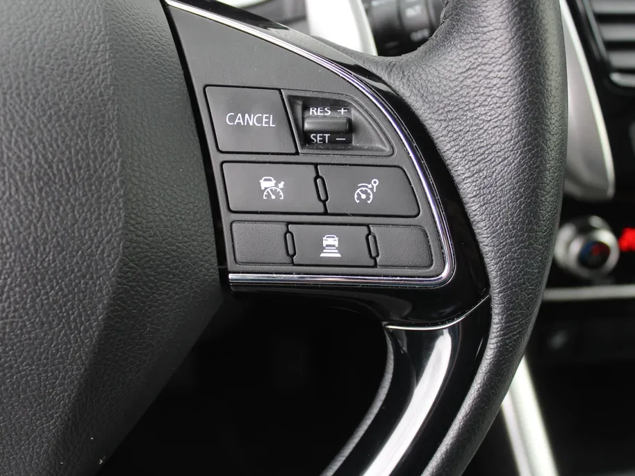 Mitsubishi Eclipse Cross 2.4 PHEV Executive | Trekhaak | 18' LM | 360 Camera | Navi | Cruise adapt. | Elek. stoelverstelling | Leer/Alcantara | Stuur-/stoelverwarming | LED |
