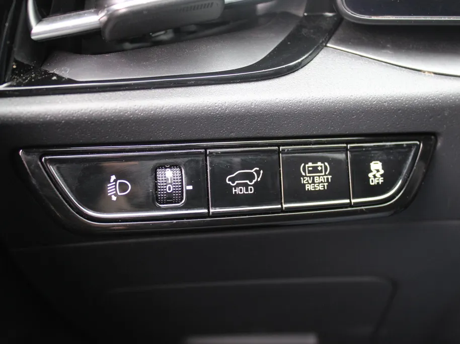 Kia Niro 1.6 GDi Hybrid DynamicPlusLine | Trekhaak | Stuur-/stoelverwarming | Schuifdak | Camera | Cruise adapt. | Clima | HUD | LED | 16" LM |