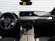Mazda CX-80 2.5 e-SkyActiv PHEV Homura Plus | Stuur-/stoelverwarming+ventilatie | Schuifdak | Leer | HUD | Elek. stuur-/stoelverstelling | Camera rondom | 20' LM |