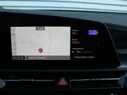 Kia Niro EV Air 64.8 kWh | Stuur-/stoelverwarming | Camera | Cruise adapt. | 17' LM | Elekt. stoelverstelling | Dodehoek detectie | LED | Clima |