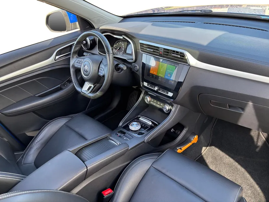 MG ZS EV MG Luxury 45 kWh | NL-AUTO | PANO | Trekhaak |12 MAANDEN BOVAG GARANTIE |