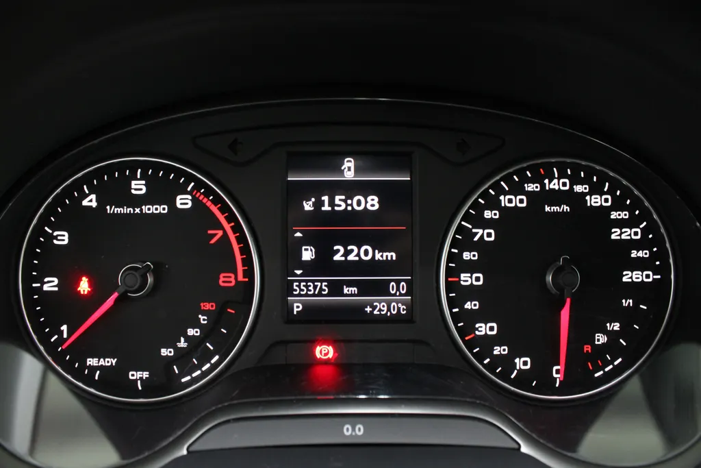 Audi Q2 1.4 TFSI CoD #limited Automaat / Carplay / PDC achter / Ambiance verlichting / Cruise control / Led /