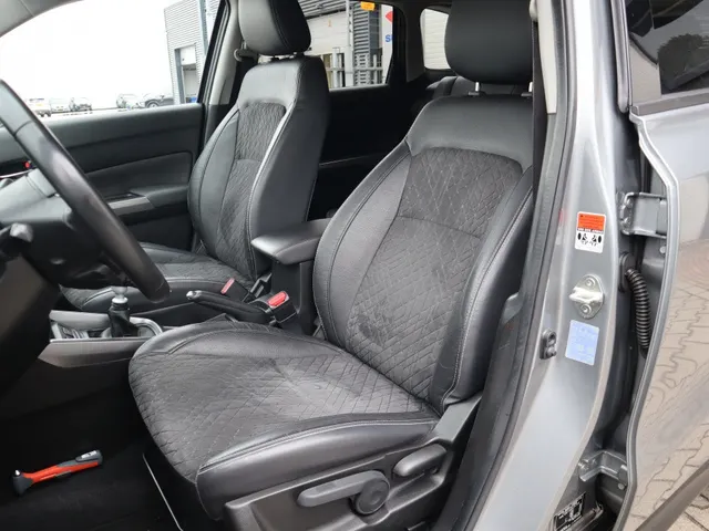 Suzuki Vitara 1.4 BoosterJet Hybrid Style Trekhaak | Adaptive Cruise | Two tone