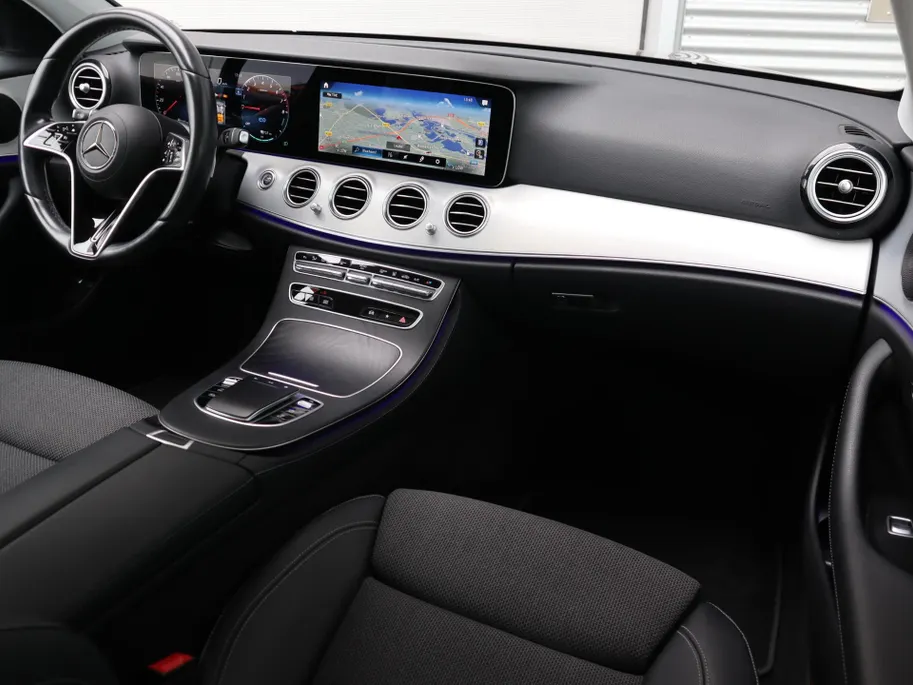 Mercedes-Benz E-Klasse Estate 300 e Business Solution Luxury l Achteruitrijcamera l Dodehoekassistant l Panoramadak