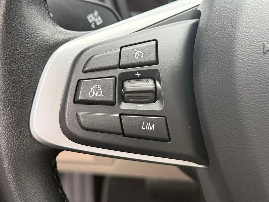 BMW X1 sDrive18i Business Edition Plus | Trekhaak | Leder | Navi | Stoelverwarming | Head-Up Display | Ambient Lighting | NL AUTO | Cruise Control | Climate Control | 12 maanden Bovag garantie |