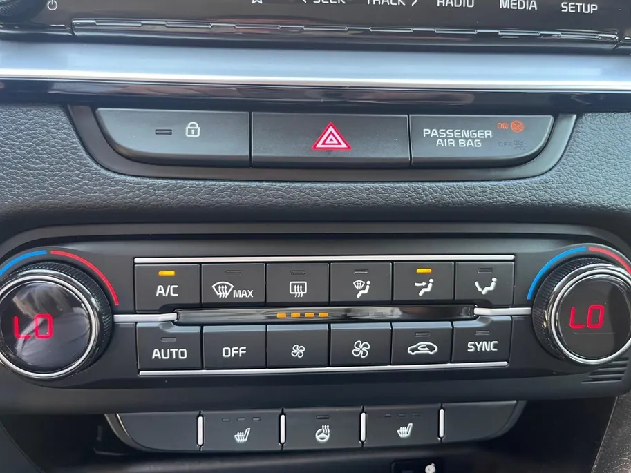 Kia Ceed Sportswagon 1.0 T-GDi DynamicPlusLine | Apple Carplay / Android Auto | Navigatiesysteem | Stoel + Stuurverwarming | Licht + Regensensor | Parkeersensoren Voor + Achter | Camera Achter | Elektrisch Bedienbare Achterklep | Cruise Control | Rijstrooksensor + Correctie